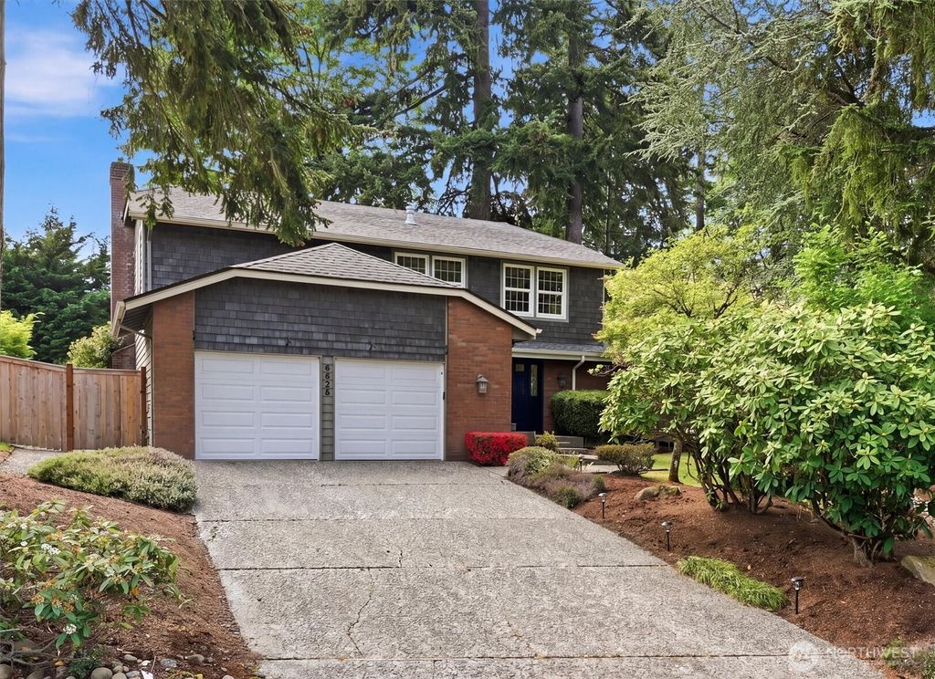 Photo of 4423 156th Place SE, Bellevue, WA 98006 (MLS # 2514231)