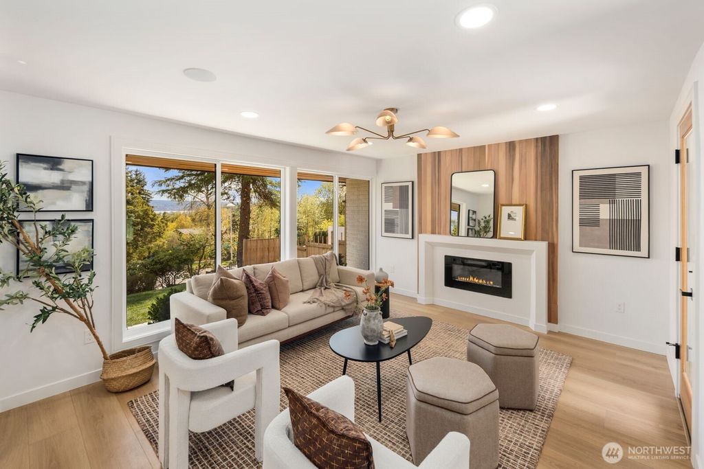 Photo of 7005 58th Avenue NE, Seattle, WA 98115 (MLS # 2508487)