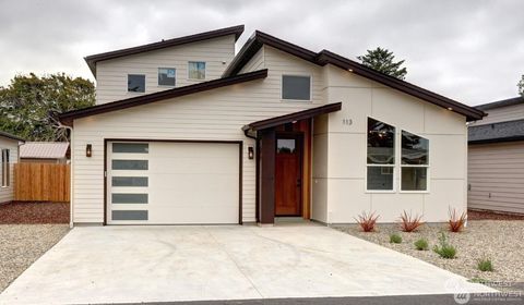 Photo of 113 24TH Street NE, Long Beach, WA 98631 (MLS # 2196266)