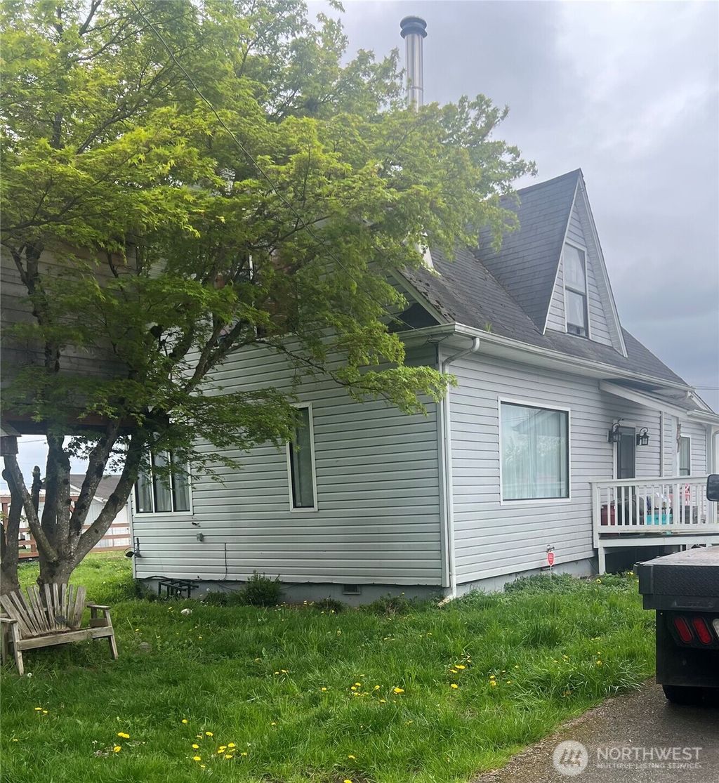 Photo of 46319 244th Avenue SE, Enumclaw, WA 98022 (MLS # 2514120)