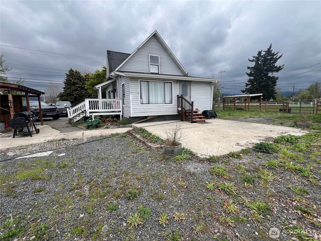 Photo of 46319 244th Avenue SE, Enumclaw, WA 98022 (MLS # 2514120)