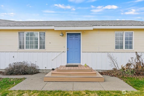 Photo of 301 W Helena Avenue, Ellensburg, WA 98926 (MLS # 2492433)