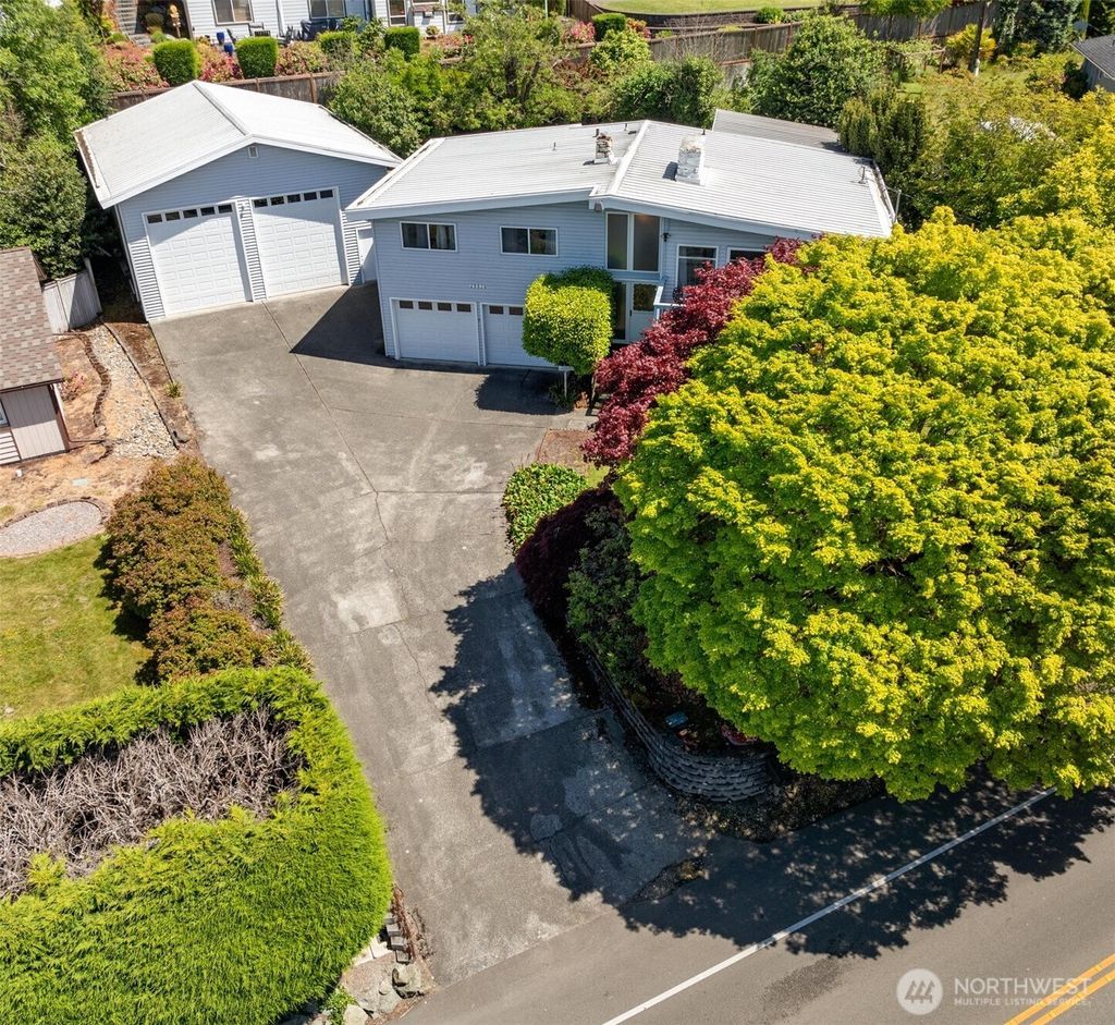 Photo of 29836 1st Avenue S, Federal Way, WA 98003 (MLS # 2543133)
