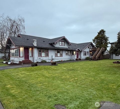 Photo of 711 N St, Hoquiam, WA 98550 (MLS # 2479275)