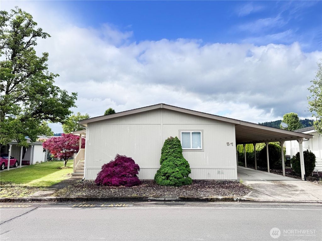 Photo of 57 Heritage Boulevard, Longview, WA 98632 (MLS # 2524399)