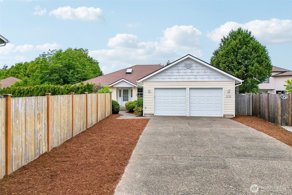 Photo of 11110 SE 219th Place, Kent, WA 98031 (MLS # 2529572)