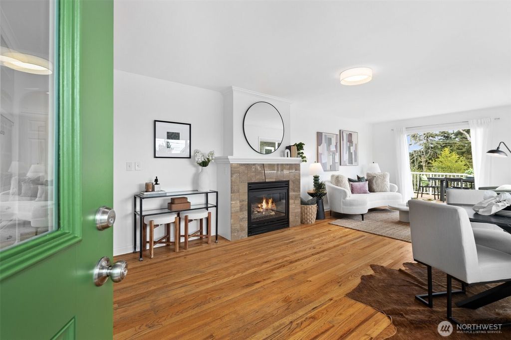 Photo of 10835 35th Avenue SW, Seattle, WA 98146 (MLS # 2554321)