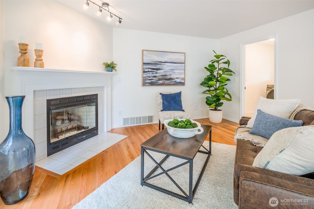 Photo of 10305 SE 190th Place, Renton, WA 98055 (MLS # 2420767)