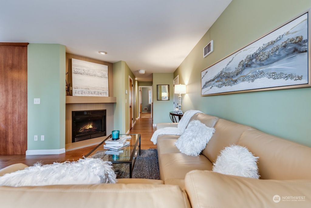 Photo of 17022 128th Lane NE, Woodinville, WA 98072 (MLS # 2033330)