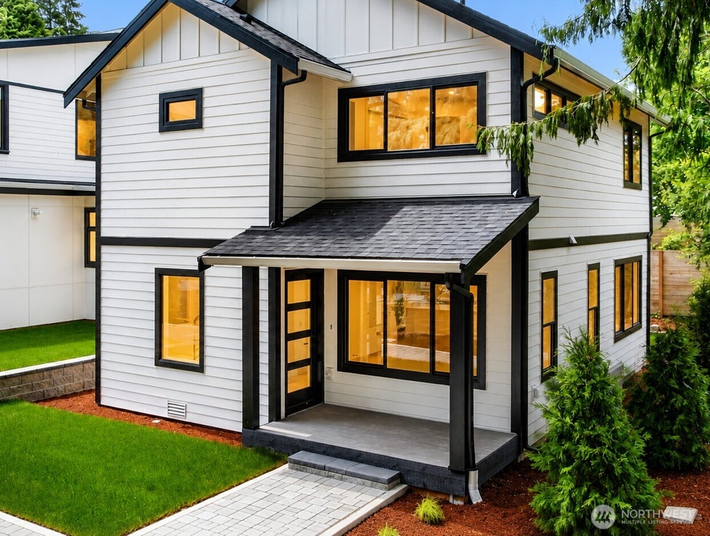 Photo of 12644 NE 80th Street, Kirkland, WA 98033 (MLS # 2571752)