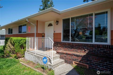 Photo of 13815 Park Avenue S, Tacoma, WA 98444 (MLS # 2490014)