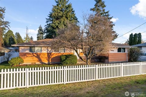 Photo of 13815 Park Avenue S, Tacoma, WA 98444 (MLS # 2490014)