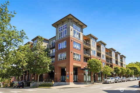 Photo of 1880 25th Avenue NE #305, Issaquah, WA 98029 (MLS # 2537222)