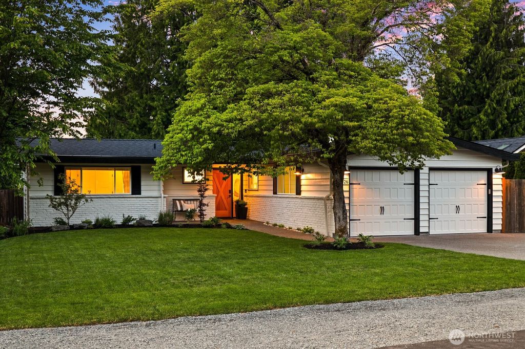 Photo of 12426 NE 73rd Street, Kirkland, WA 98033 (MLS # 2387996)