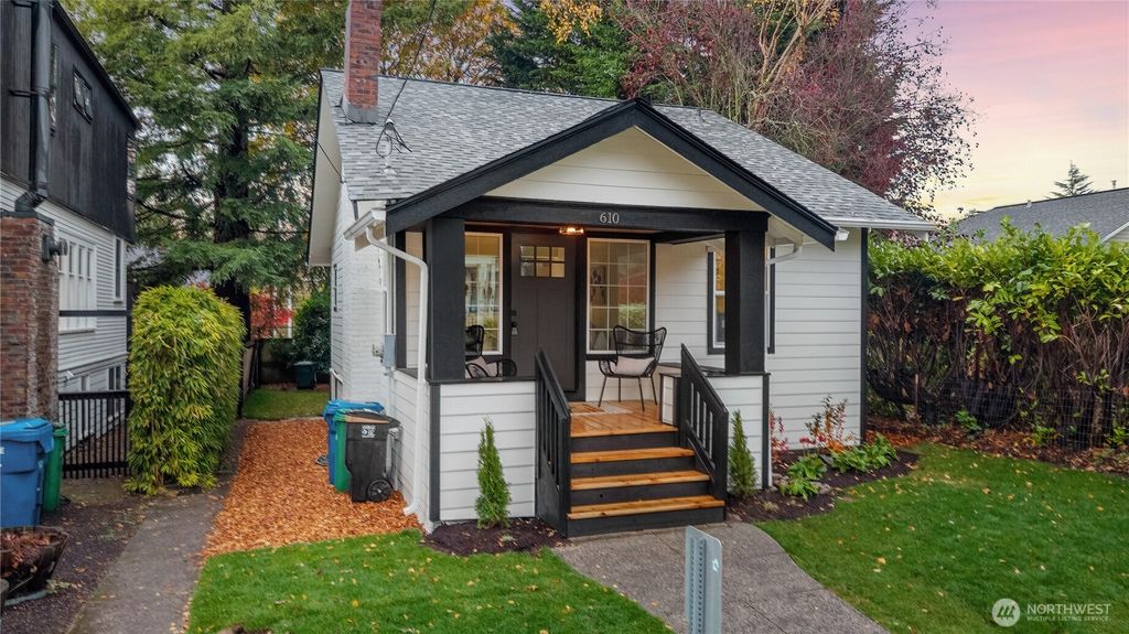 Photo of 610 W Halladay Street, Seattle, WA 98119 (MLS # 2451107)