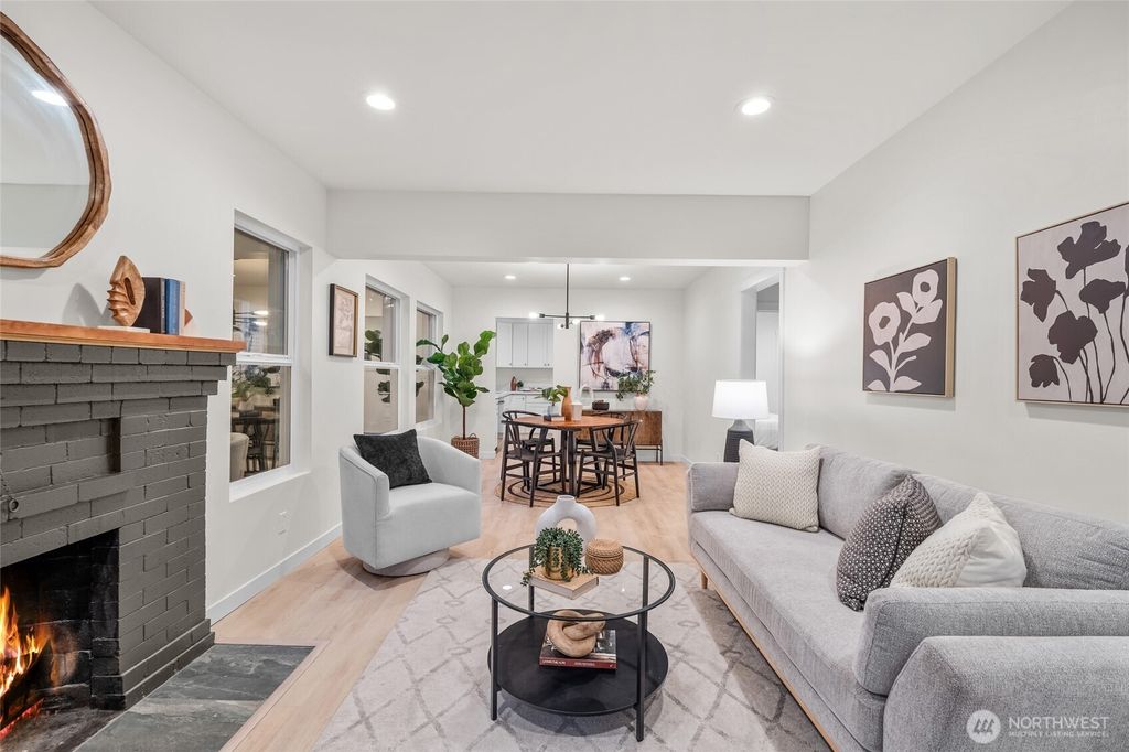 Photo of 610 W Halladay Street, Seattle, WA 98119 (MLS # 2451107)