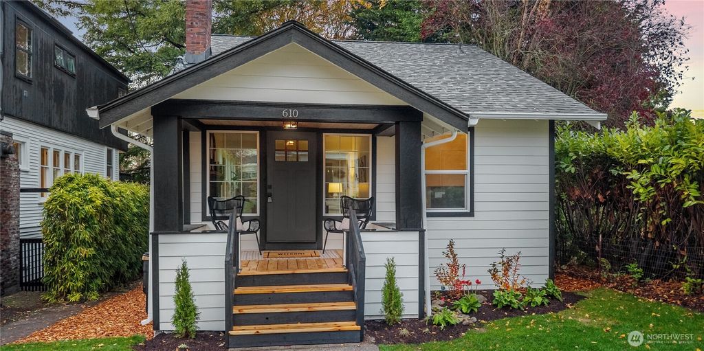 Photo of 610 W Halladay Street, Seattle, WA 98119 (MLS # 2451107)