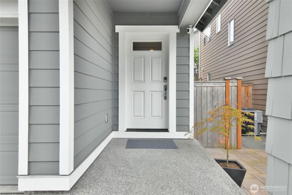 Photo of 1212 141st Place SW, Lynnwood, WA 98087 (MLS # 2379105)