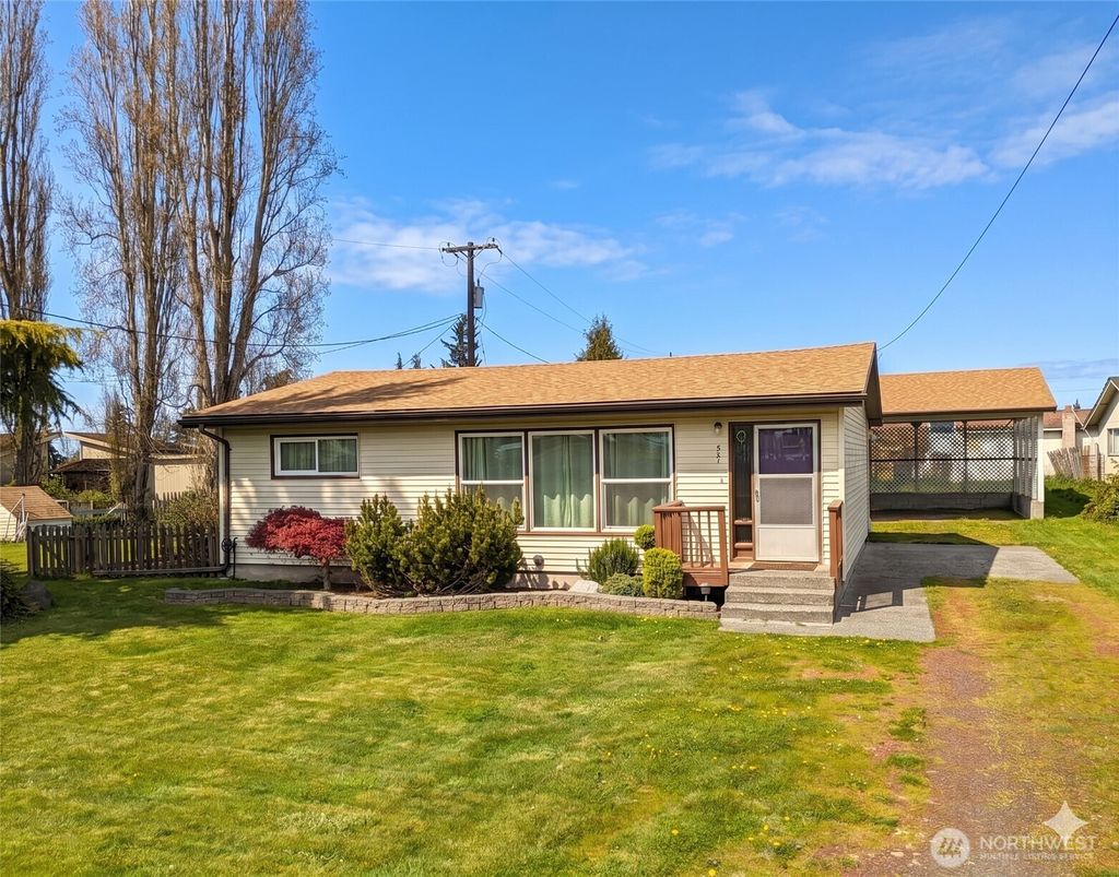 Photo of 551 Kemp Street, Port Angeles, WA 98362 (MLS # 2510982)