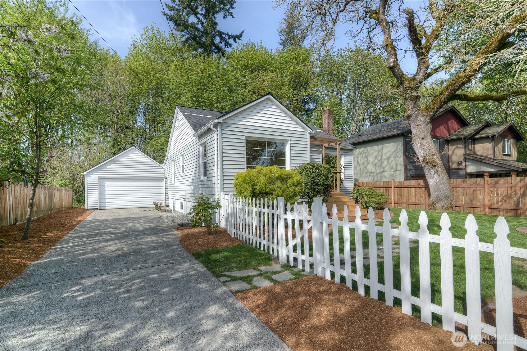 228 Ruby Street SE
