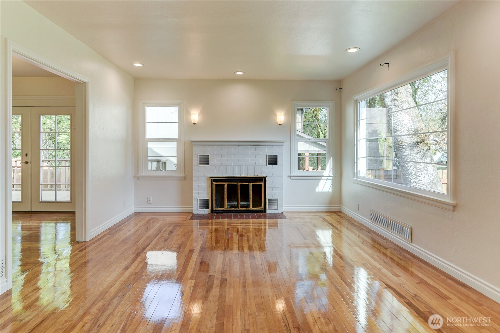 228 Ruby Street SE
