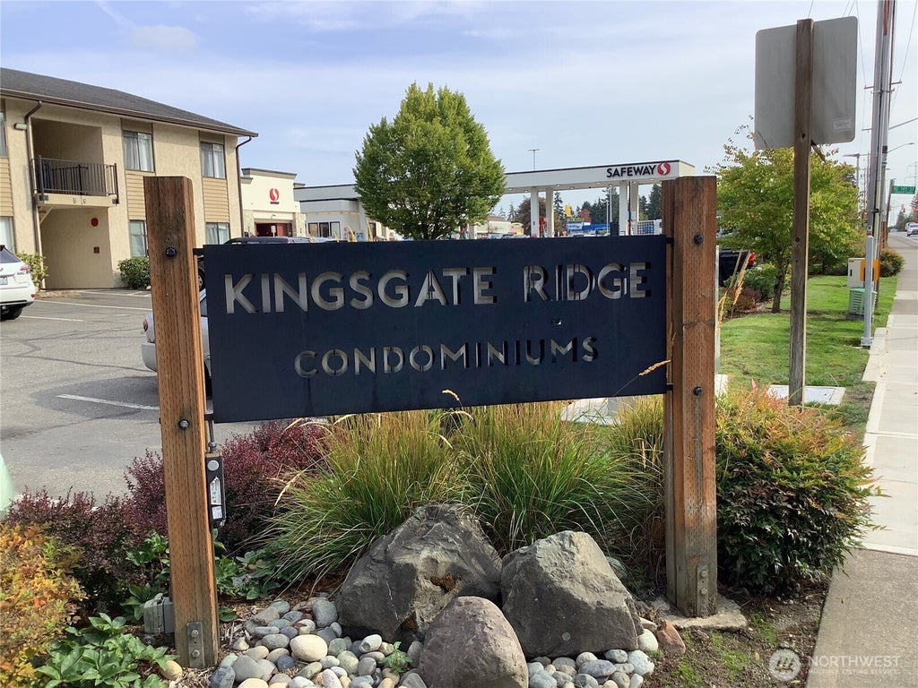 Photo of 12525 NE 145th Street #F114, Kirkland, WA 98034 (MLS # 2581869)