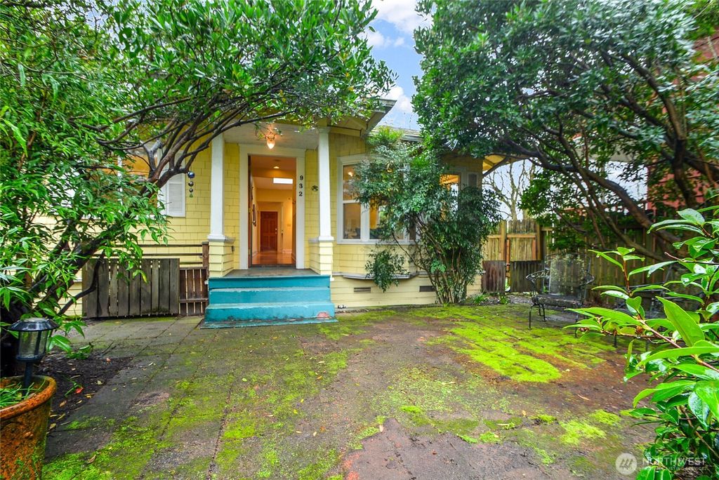 Photo of 932 21st Avenue, Seattle, WA 98122 (MLS # 2492574)