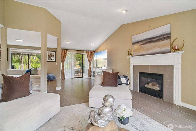 25114 Lake Wilderness Country Club Drive SE