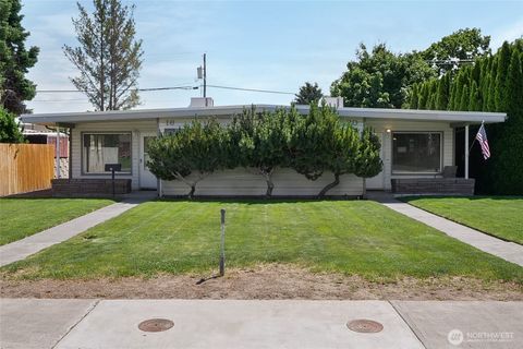 Photo of 0 16 & 20 F Street SW, Ephrata, WA 98823 (MLS # 2531914)