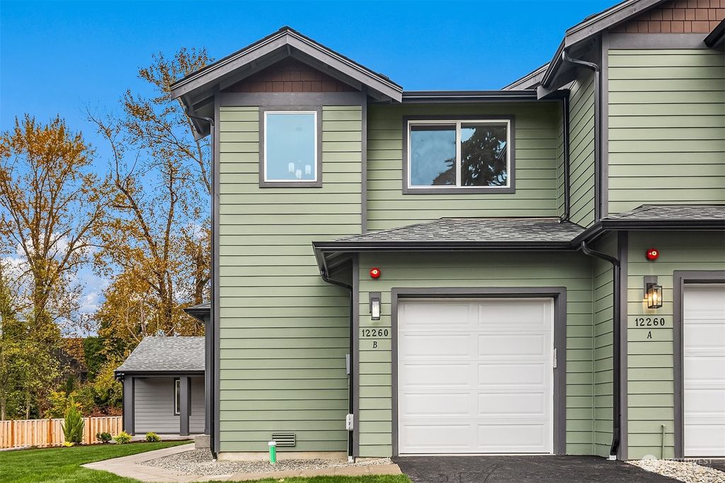 Photo of 12260 13th Place SW #B, Burien, WA 98146 (MLS # 2304535)