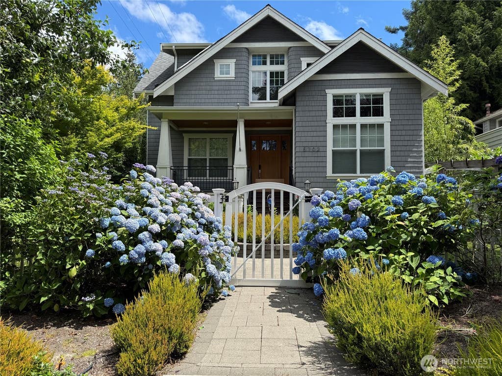 Photo of 5702 80th Avenue SE, Mercer Island, WA 98040 (MLS # 2549594)