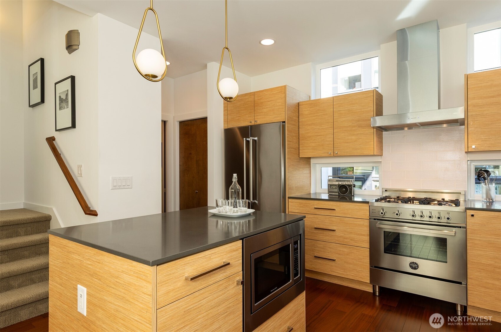 1142 10th Avenue E A