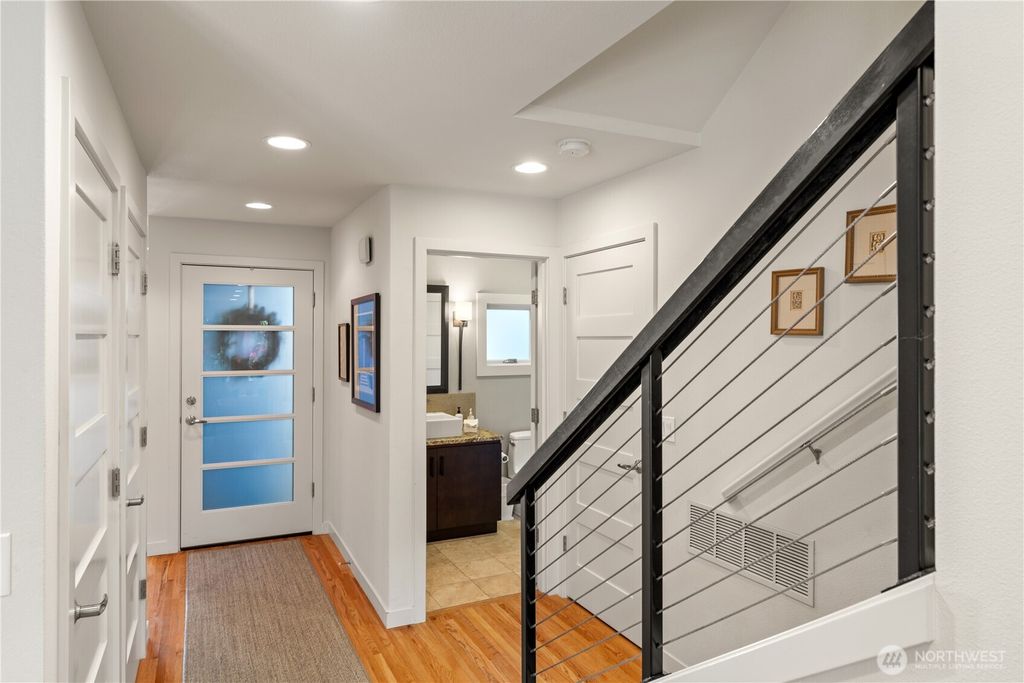 Photo of 1902 102nd Avenue NE, Bellevue, WA 98004 (MLS # 2371663)