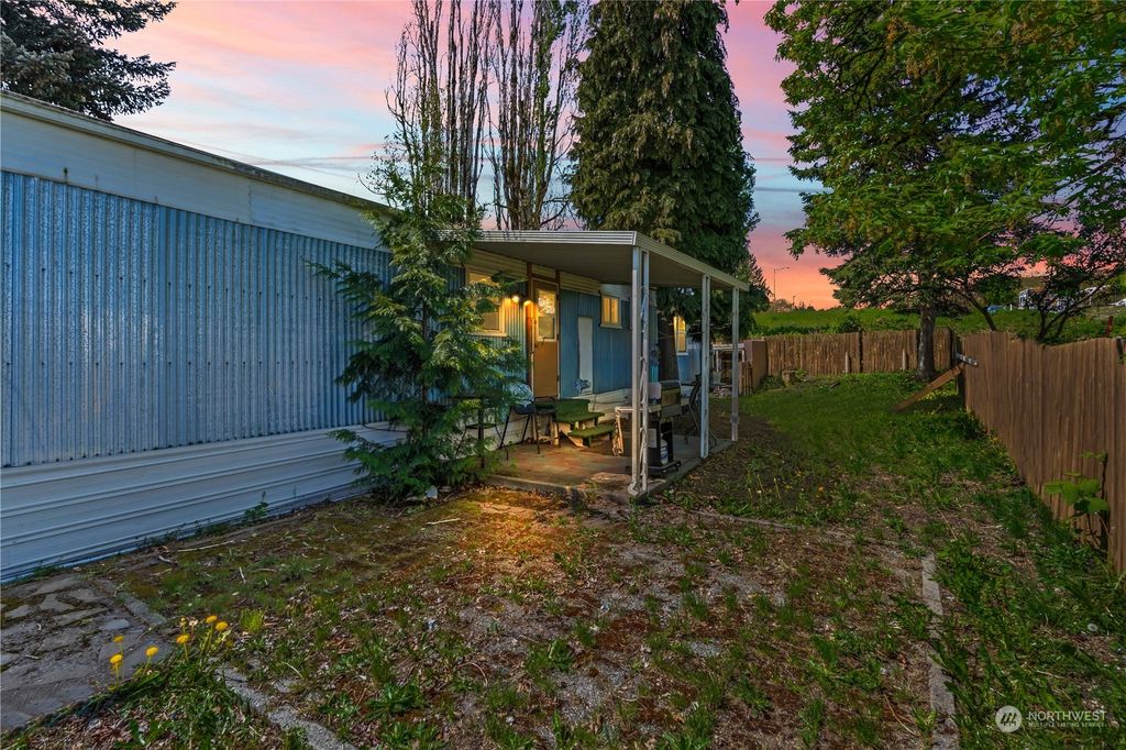 Photo of 14837 38th Avenue S, Tukwila, WA 98168 (MLS # 2232488)