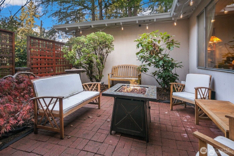 12421 NE 65th Place