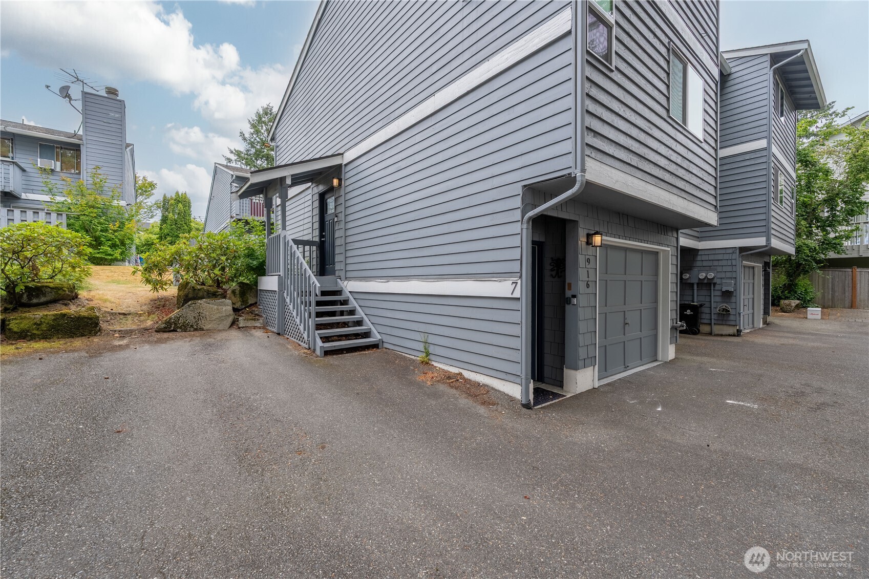 916 N 165th Street 7