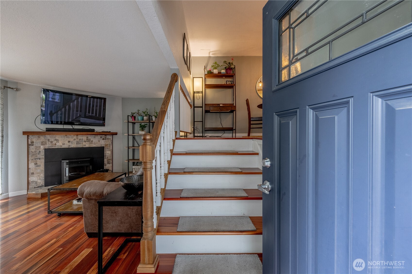 916 N 165th Street 7