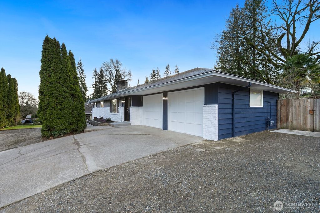 Photo of 2321 100th Avenue NE, Bellevue, WA 98004 (MLS # 2471660)