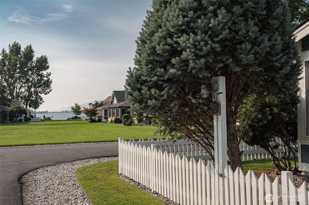 Photo of 101 Flip Flop Lane, Oroville, WA 98844 (MLS # 2502827)