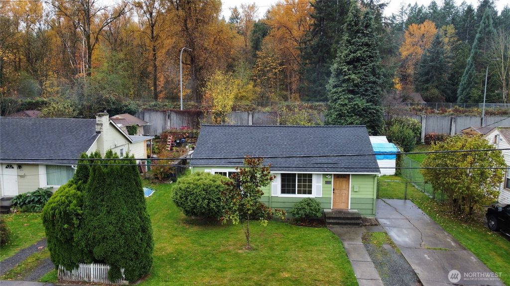 Photo of 3533 SE 6th ST St, Renton, WA 98058 (MLS # 2455893)
