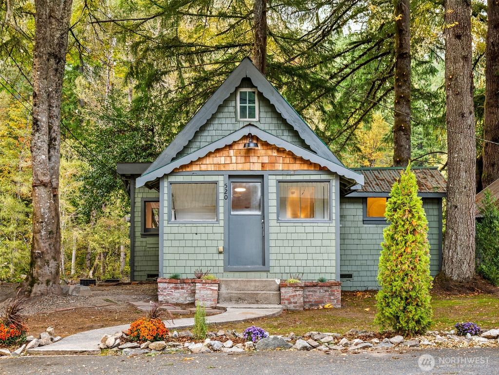 Photo of 520 Railroad Avenue E, Skykomish, WA 98288 (MLS # 2443009)