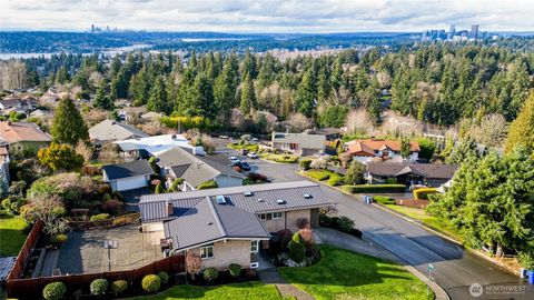 Photo of 13635 SE 43rd Street, Bellevue, WA 98006 (MLS # 2486971)