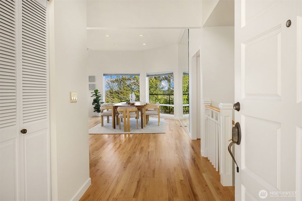 Photo of 13800 SE 43rd Street, Bellevue, WA 98006 (MLS # 2340948)