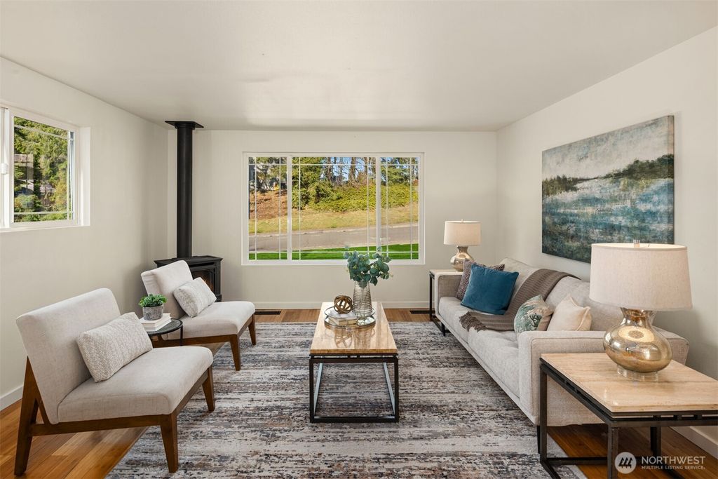 Photo of 13723 SE 173rd Place, Renton, WA 98058 (MLS # 2332631)