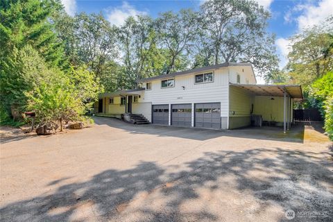 Photo of 6902 Mount Tacoma Drive SW, Lakewood, WA 98499 (MLS # 2495592)