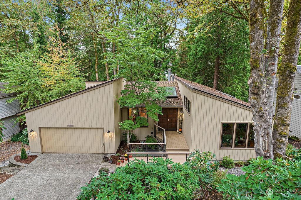 Photo of 2546 186th Avenue NE, Redmond, WA 98052 (MLS # 2011403)