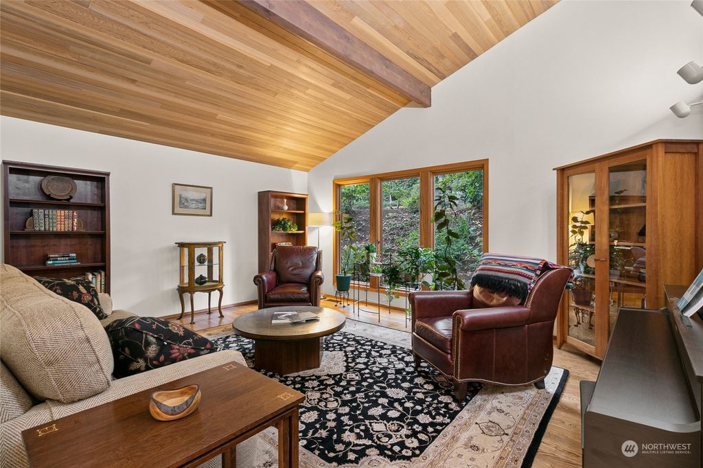 Photo of 2546 186th Avenue NE, Redmond, WA 98052 (MLS # 2011403)