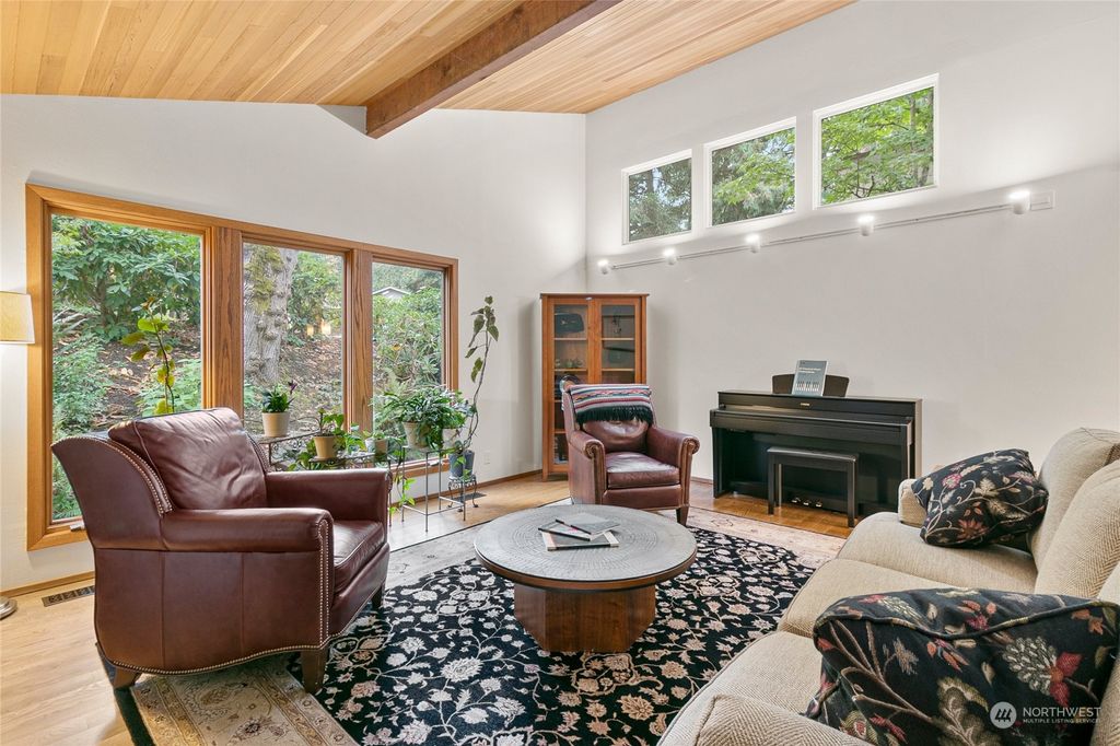 Photo of 2546 186th Avenue NE, Redmond, WA 98052 (MLS # 2011403)