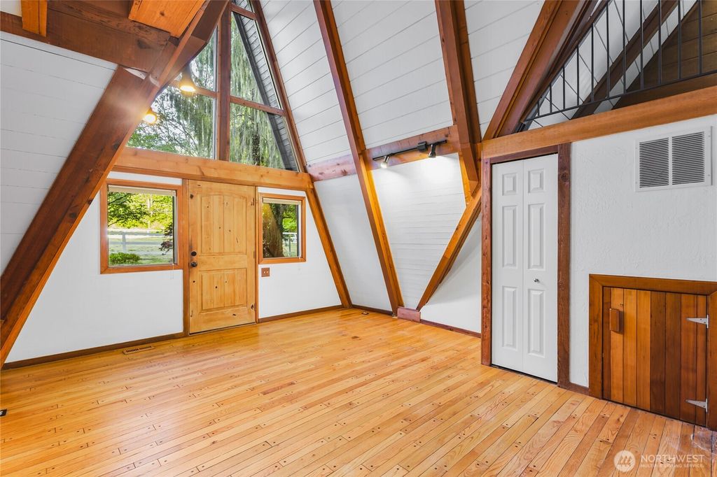 Photo of 5617 236th Avenue NE, Redmond, WA 98053 (MLS # 2381191)