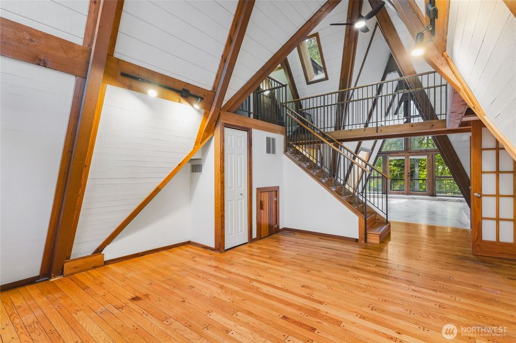 Photo of 5617 236th Avenue NE, Redmond, WA 98053 (MLS # 2381191)